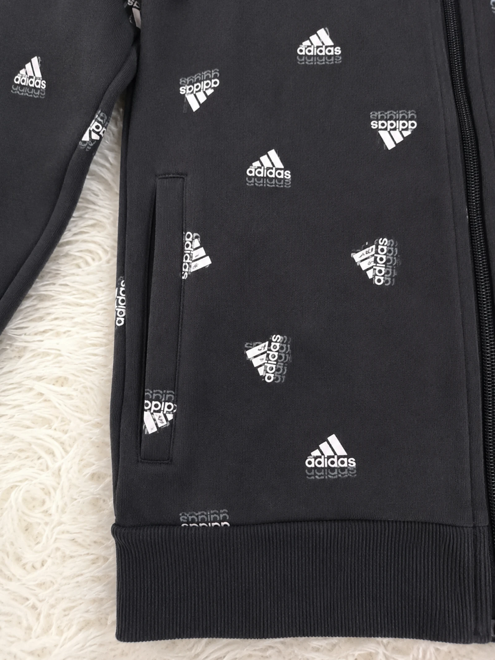 Zwarte Adidas hoody 11-12 jaar 👒 – photo 3